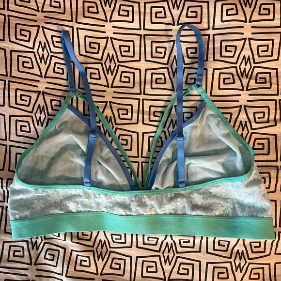 Colsie Lace Bralette - Picture 4 of 6